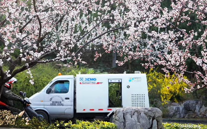 恒峰g22路面养护车在华东某地景物区作业