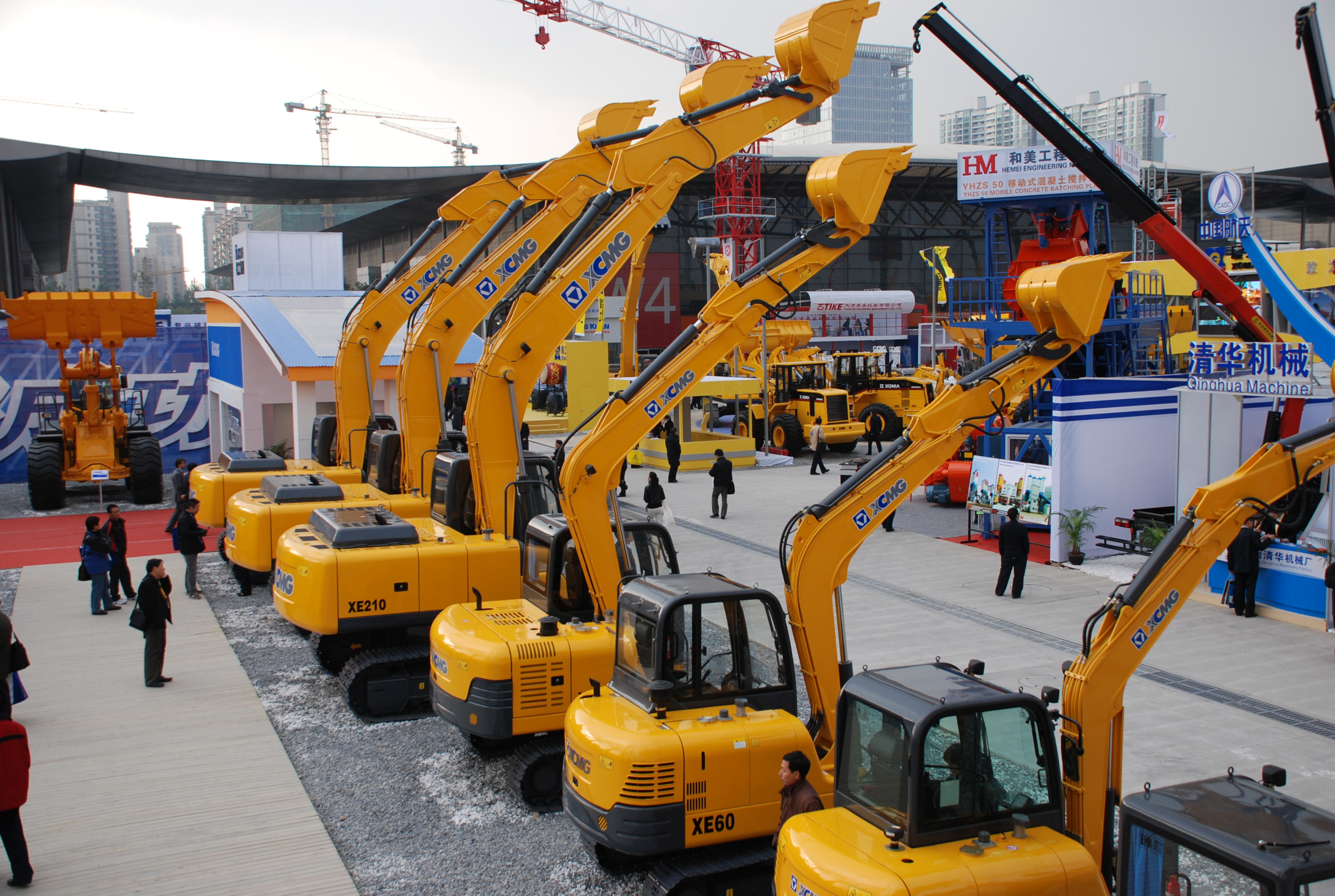 恒峰g22与凯雷投资集团揭晓联合声明终止相助，，，自力举行重组；；；；；是年，，，恒峰g22与卡特彼勒终止相助，，，独资建设徐州恒峰g22挖掘机械有限公司