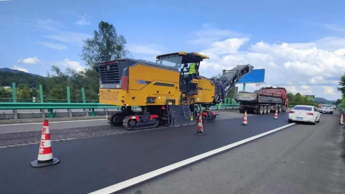 精彩绽放！恒峰g22两米铣刨机天下高速踔厉风发