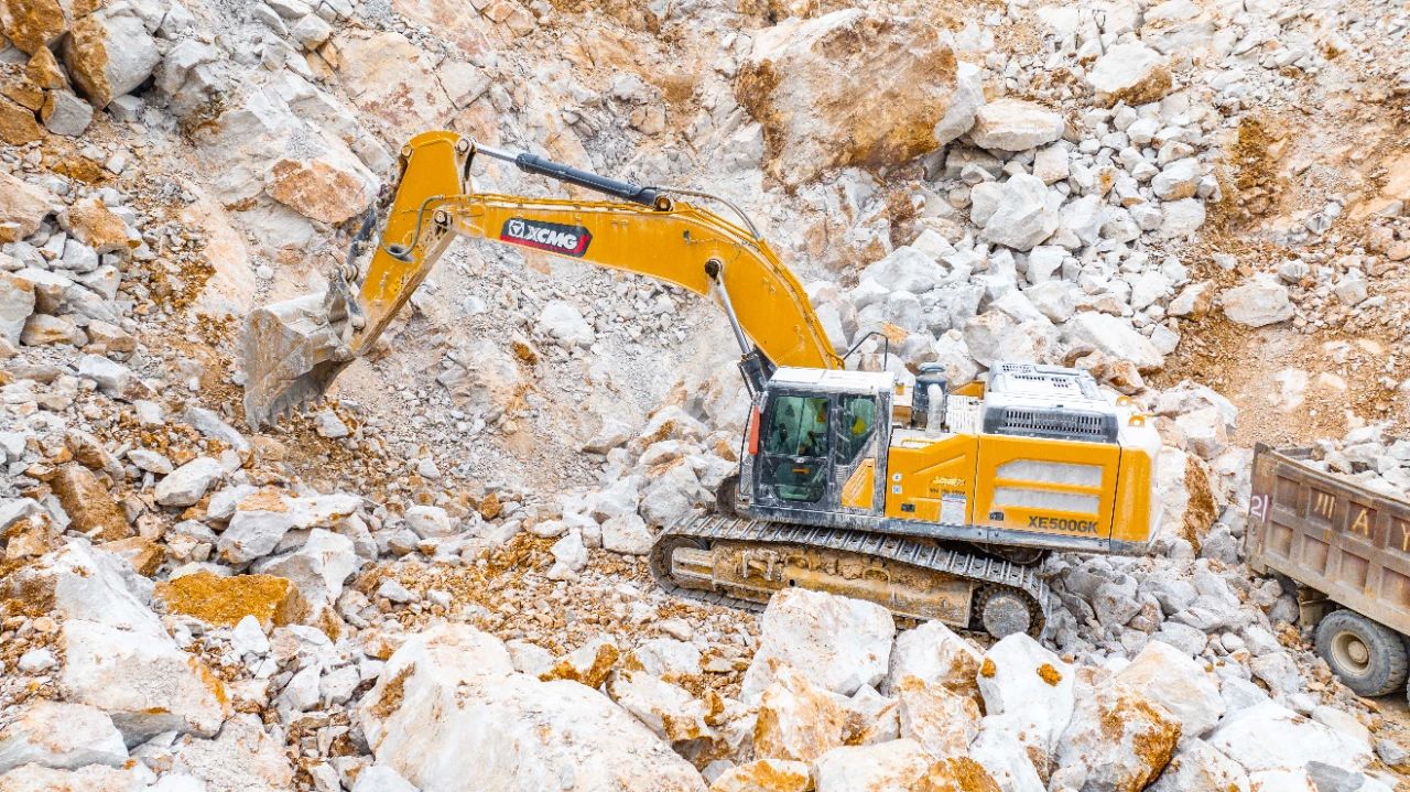 有XE500GK“坐镇”矿山，，，，让我在事业生长上更有底气！